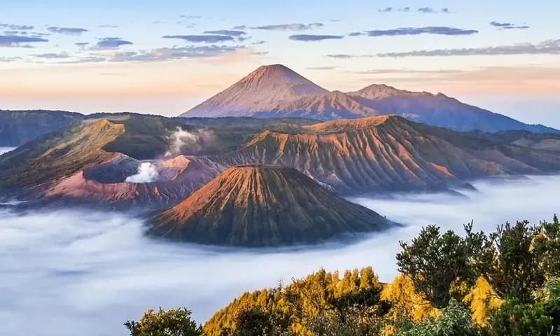 Gunung Terindah di Indonesia (Foto: iStockPhoto)