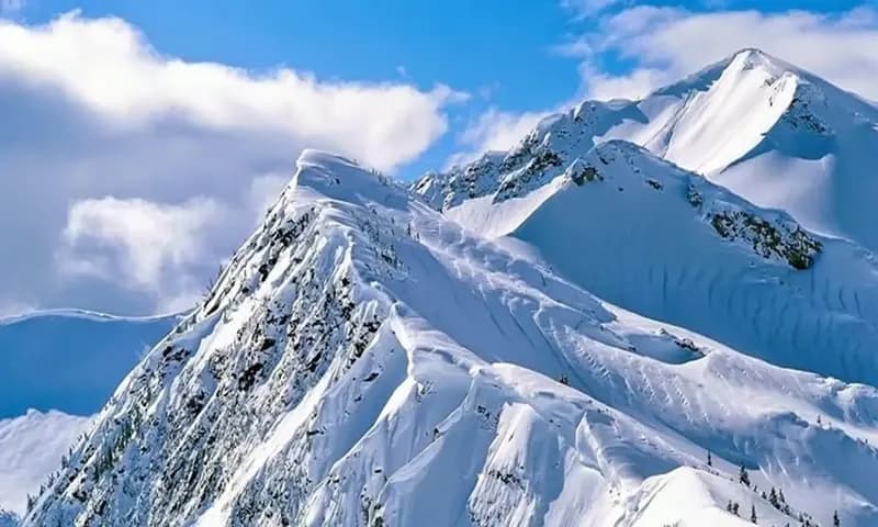 Gunung Tertinggi di Indonesia (Dok:Hipwee)