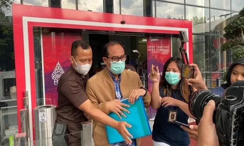 Hakim Agung Gazalba Saleh usai diperiksa sebagai saksi dalam kasus dugaan suap pengurusan perkara di Mahkamah Agung (MA) yang menjerat Hakim Agung nonaktif Sudrajad Dimyati, Gedung Merah Putih KPK, Jakarta, Kamis (27/10/2022) (Foto: Tribunnews.com/Ilham R