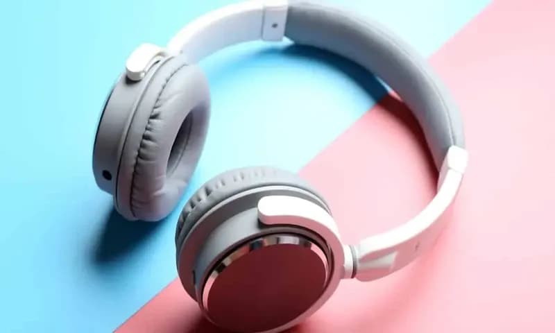 Ilustrasi Headphone Terbaik Tahun 2022 (Foto:merkbagus.id)