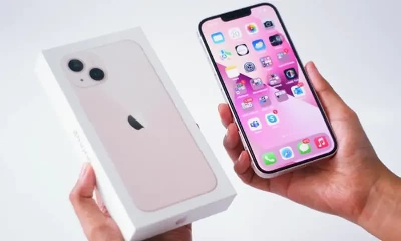 iPhone 13