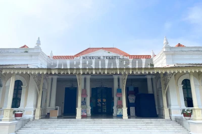 Tampak depan Museum Tekstil Jakarta (Foto: PARBOABOA/Defri Ngo)