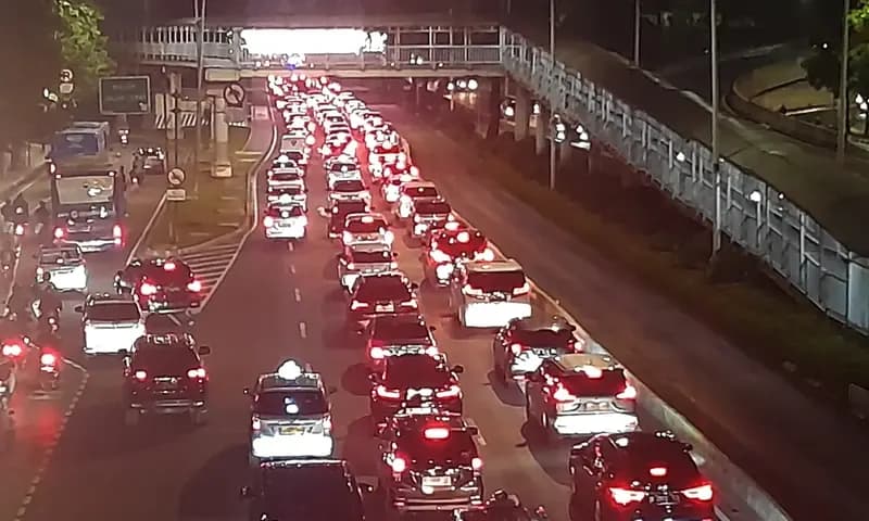 Ibu Kota Jakarta masih macet di usianya yang ke-496 tahun. (Foto: Parboaboa/Hasanah)