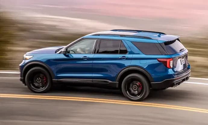 Mobil jenis Sport Untility Vehivle (SUV).