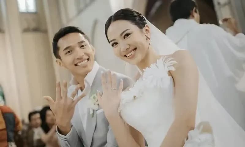 Jonatan Christie secara resmi telah menikah dengan kekasihnya, Cresentia Shania Junianatha. (Foto: Instagram/@shanju)