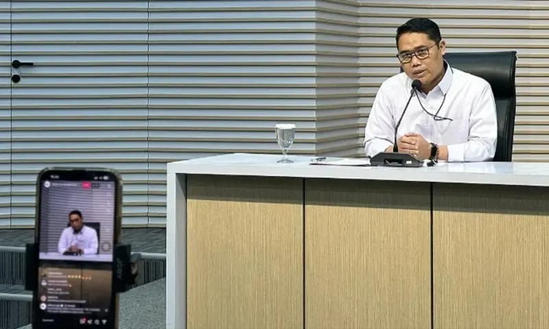 Pelaksana Tugas Deputi Penindakan dan Eksekusi Komisi Pemberantasan Korupsi Asep Guntur Rahayu saat memberikan keterangan di Gedung Merah Putih KPK. (Foto: ANTARA)