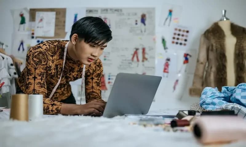 Karya seni terapan (Foto: Freepik/jcomp)