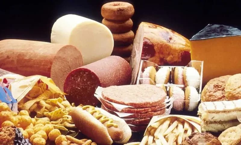 Jenis makanan yang harus dijauhi penderita kolesterol tinggi (Thinkstock/wildpixel)