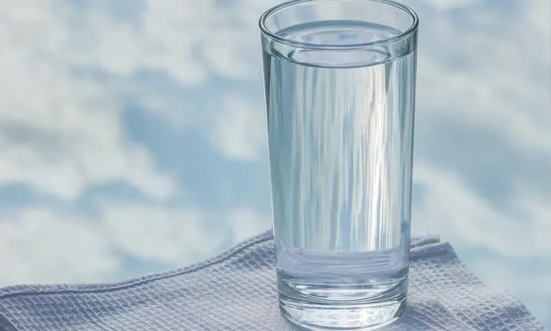 Manfaat dari rutin minum air putih