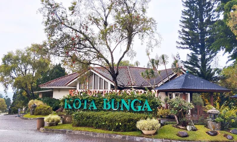 Kota Bunga yang terletak di Kawasan Puncak, Kabupaten Cianjur, menjadi salah satu destinasi favorit turis Timur Tengah ketika berkunjung ke Indonesia. (PARBOABOA/Dhoni))