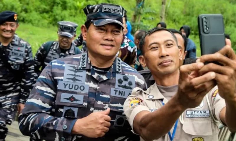 Kepala Staf Angkatan Laut Laksamana Yudo Margono (kiri) (Foto: tnial.mil.id)