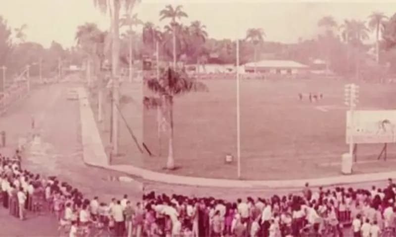 Foto dokumentasi Lapangan Simarito yang pada tahun 1991 berganti nama menjadi Lapangan Haji Adam Malik, terletak di pusat Kota Pematang Siantar, Sumatra Utara. (Foto: Arsip Perpustakaan Kota Pematang Siantar)
