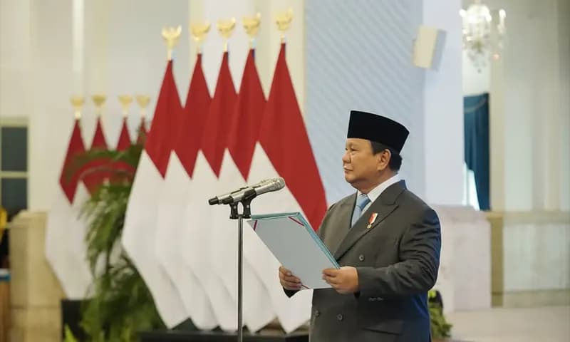 Presiden Prabowo saat pelantikan Badan Industri Mineral dan Badan Otorita Pengelola Pantai Utara Jawa, Senin (25/8/2025) (Foto: IG/@presidenrepublikindonesia)