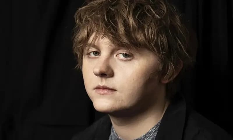 Profil dan biodata Lewis Capaldi (Foto: Instagram/lewiscapaldi)