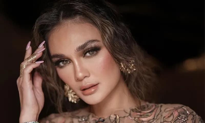 Profil dan Biodata Luna Maya (Foto: Instagram/@lunamaya)