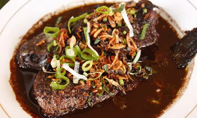 Makanan khas Bekasi/ Gabus Pucung, foto: Okezone