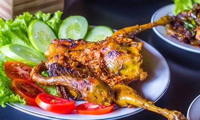 Rekomendasi makanan khas Nusa Tenggara Barat, foto: Pinterest/craftlog