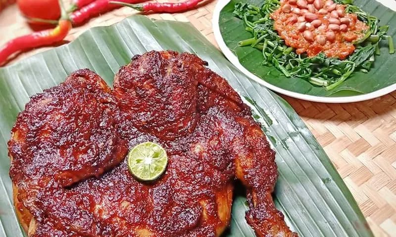 Makanan khas Lombok, foto: Hops.ID