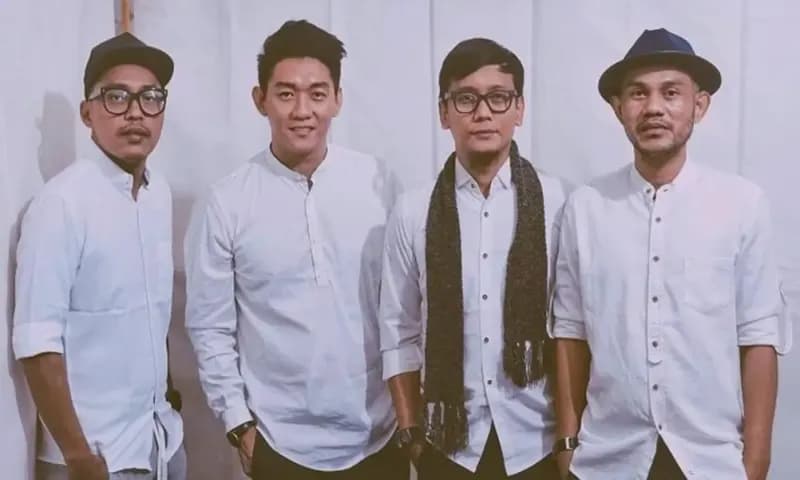 Chord Memikirkan Dia - Seventeen (Foto:instagram/@seventeenbandid)