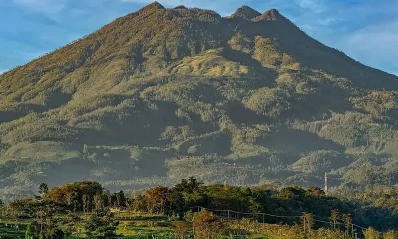 Misteri Gunung Lawu, salah satu gunung angker di Indonesia (Instagram/iqbalxpangestu)