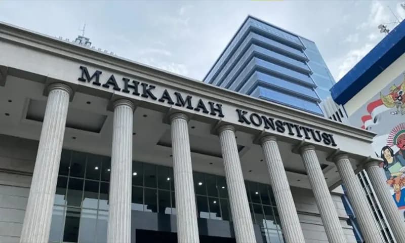 MK melarang menteri dan wakil menteri untuk memegang posisi lain sebagai pejabat negar.a (Foto: Website Edisi Indonesia)