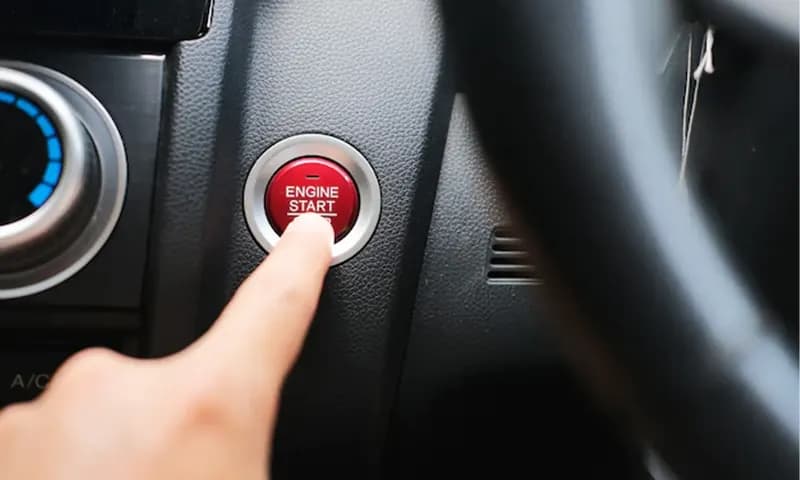 Keberadaan mobil matic belakangan makin populer di kalangan masyarakat Indonesia. Penggunaan yang jauh lebih mudah dibanding mobil manual, menjadi alasan utama masyarakat lebih memilih kendaraan jenis ini. (Foto: Freepik)
