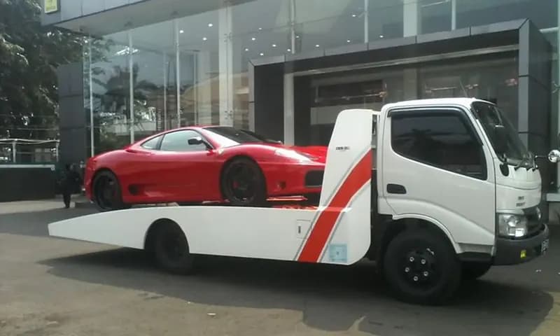 Mobil towing.