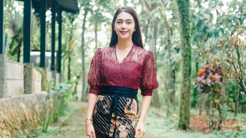 Biodata serta biografi Nabila Syakieb