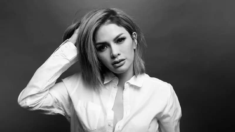 Biografi Nikita Mirzani, Artis yang Penuh Kontroversi