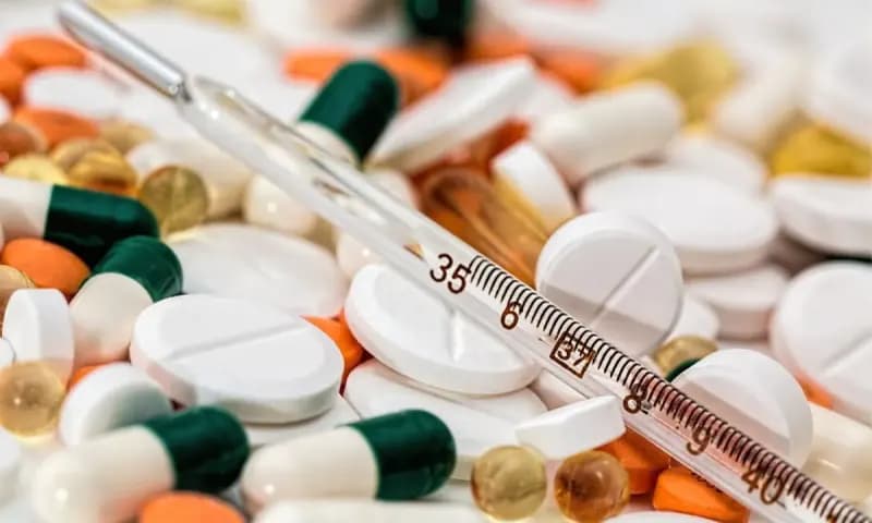Ilustrasi obat demam (Foto: Pixabay)