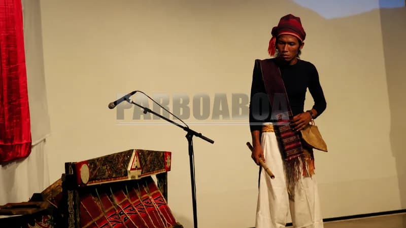 Ojax di panggung seni (Foto: Dokumentasi Pribadi)