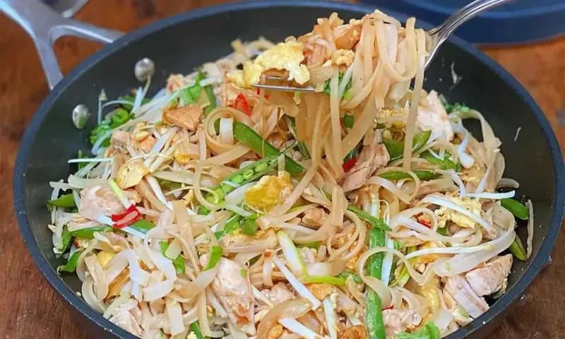 Resep dan Cara Membuat Pad Thai (Foto: Instagram/@annasfamilykitchen)