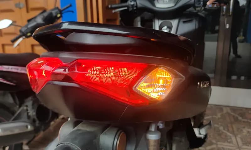 Lampu rem motor (Foto: Parboaboa/Juni)