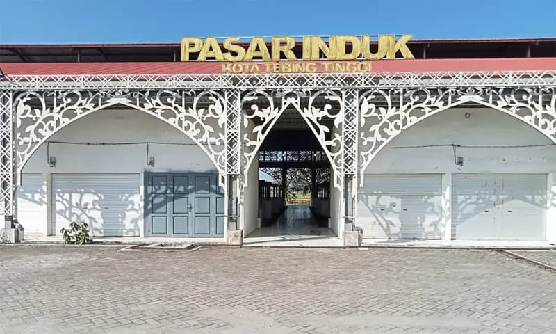 Kondisi Pasar Induk Kota Tebing Tinggi, di Jalan Kutilang, Kelurahan Lubuk Baru, Kecamatan Padang Hulu, sepi dari aktivitas jual beli, Kamis (6/4/2023). (Foto : Parboaboa/Muhammad Anshori)