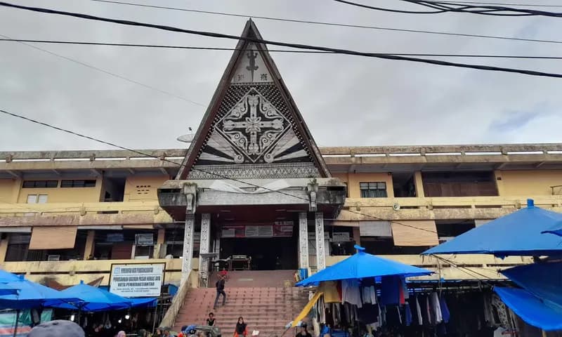 Revitalisasi gedung empat PD Pasar Horas Jaya masih terkendala kelengkapanÂ berkas.(Foto: PARBOABOA/Putra)