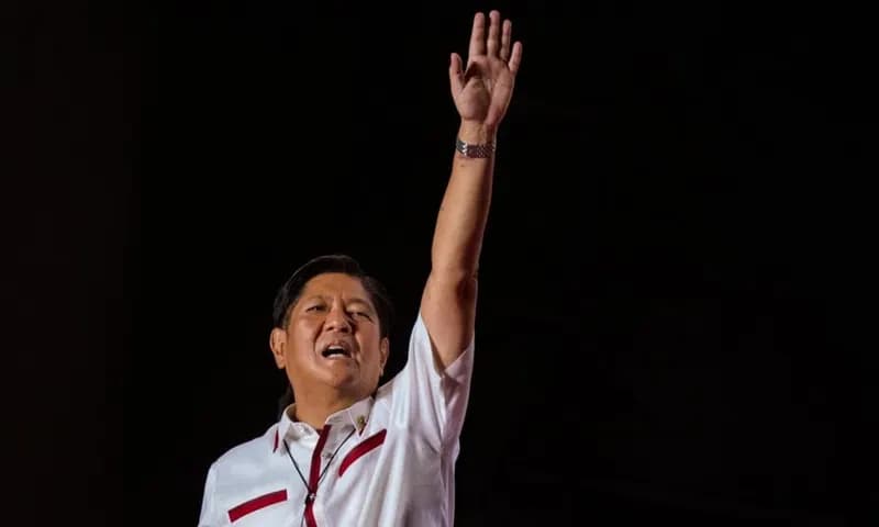 Ferdinand Marcos Jr memenangi Pilpres Filipina versi hitung cepat. Namun demikian, dirinya kemungkinan besar menang secara resmi. The Guardian