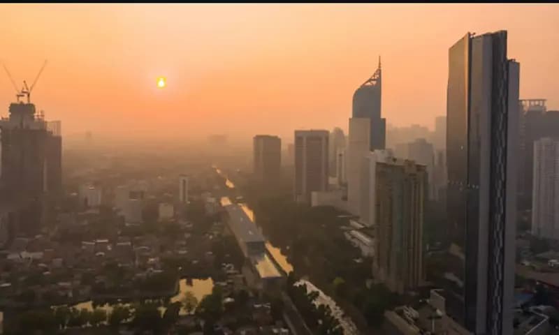 Indeks kualitas udara Jakarta, Jumat, (25/8/2023) pagi hari mencapai skor 155 menurut pengukuran oleh IQAir. (Foto: iStockphoto)