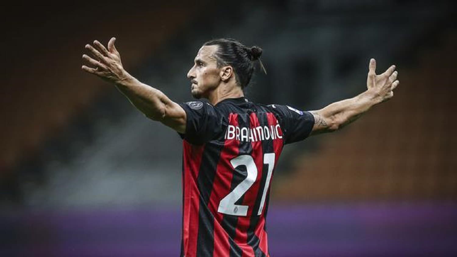 Selebrasi Zlatan Ibrahimovic setelah mencetak gol untuk AC Milan (Sumber Foto: Spada/LaPresse via AP)
