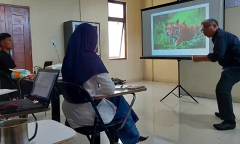 Mencontohkan, bukan berteori saja. (Foto: PARBOABOA/P. Hasudungan Sirait)