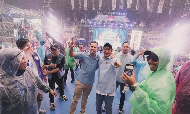 Raffi Ahmad dan Pasha Ungu saat mengikuti kampanye Prabowo-Gibran di Bandung pada Kamis (8/2/2024) (Foto: Instagram/@raffinagita1717)