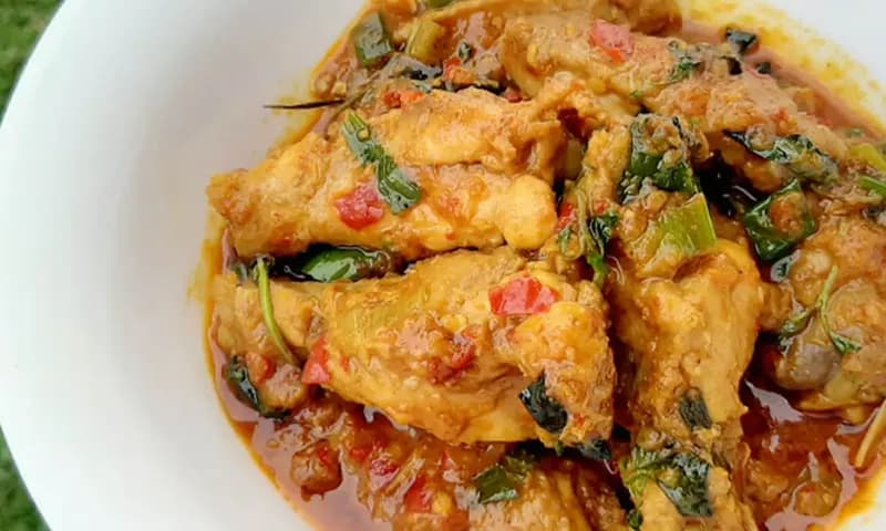 Ayam Woku khas Manado (cpcdn.com)