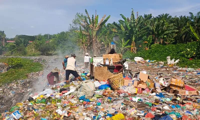 Tempat Pembuangan Akhir (TPA) VIII yang terletak di perbatasan Desa Senio dan Desa Dolok Hataran (Foto:Parboaboa/Jeff Gultom)