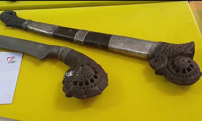 Senjata Tradisional Riau (Foto: Tangkapan layar YouTube Riau Magz)