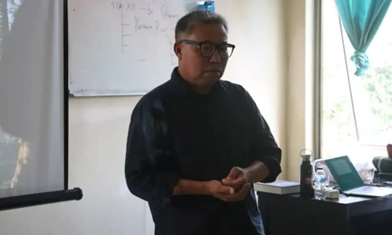Fotografer terkemuka Edward Tigor Siahaan. (Foto: PARBOABOA/Rizal Tanjung)