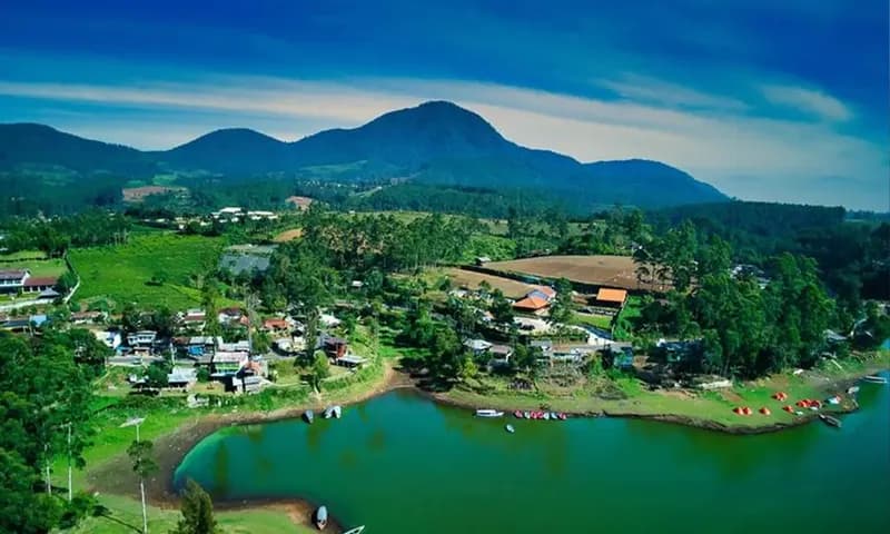 Situ Cileunca Pangalengan, Jawa Barat, foto: Shutterstock/Akhmad Dody Firmansyah