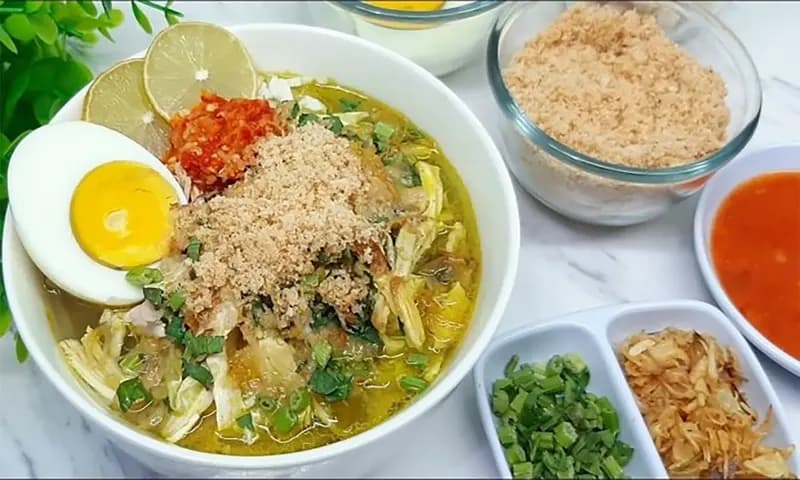 Resep soto Lamongan (YOUTUBE/ARA KITCHEN)