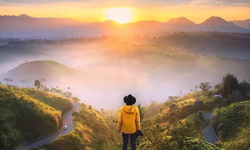 Sunrise Point Cukul Pangalengan, Jawa Barat, foto: Instagram/alam.priangan