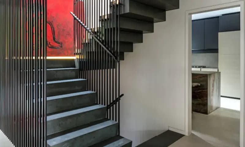 Desain tangga beton rumah minimalis (Foto: Pinterest/@Houzz.com)