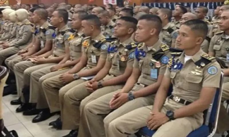 Taruna IPDN begitu lulus akan mendapatkan kesempatan besar menjadi ASN di lingkungan kementrian dalam negeri.