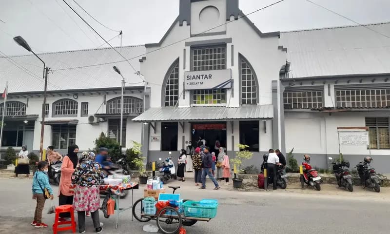 PT Kereta Api Indonesia (Persero) Pematang Siantar siapkan 13.992 tempat duduk untuk kebutuhan mudik Lebaran Idul Fitri 1444 Hijriyah. Sabtu (15/04/2023). (Foto : PARBOABOA/Halima)